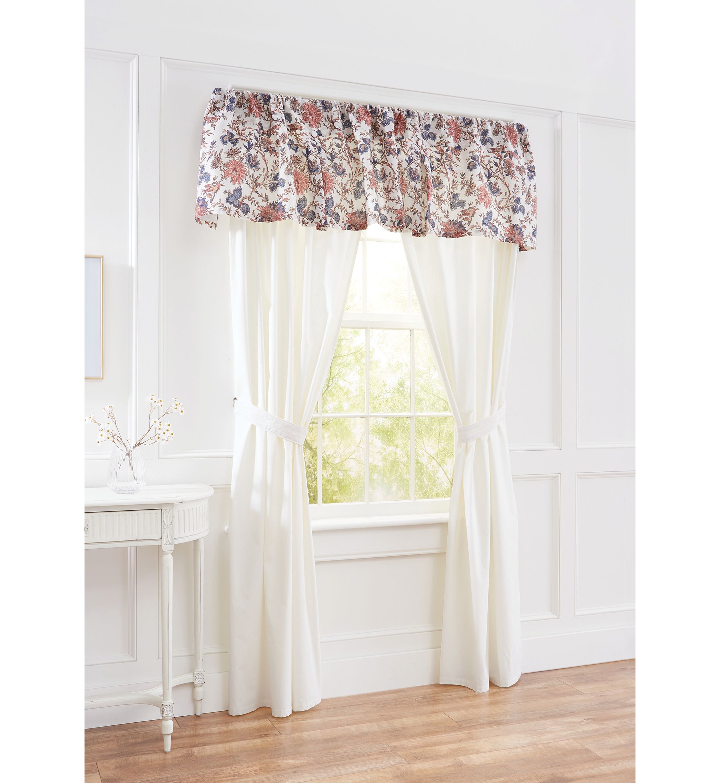 Americana First Blooms Valance