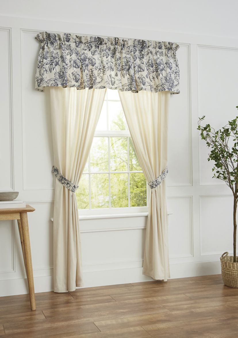 Adora Valance