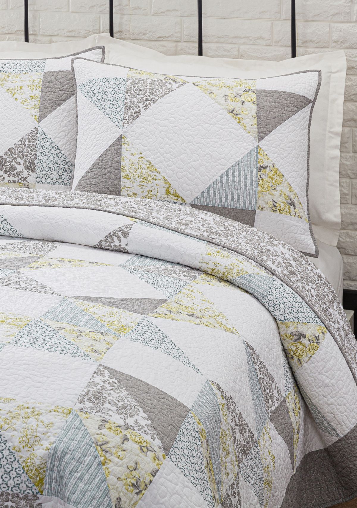 Reine-Marie 3-Piece Quilt Set