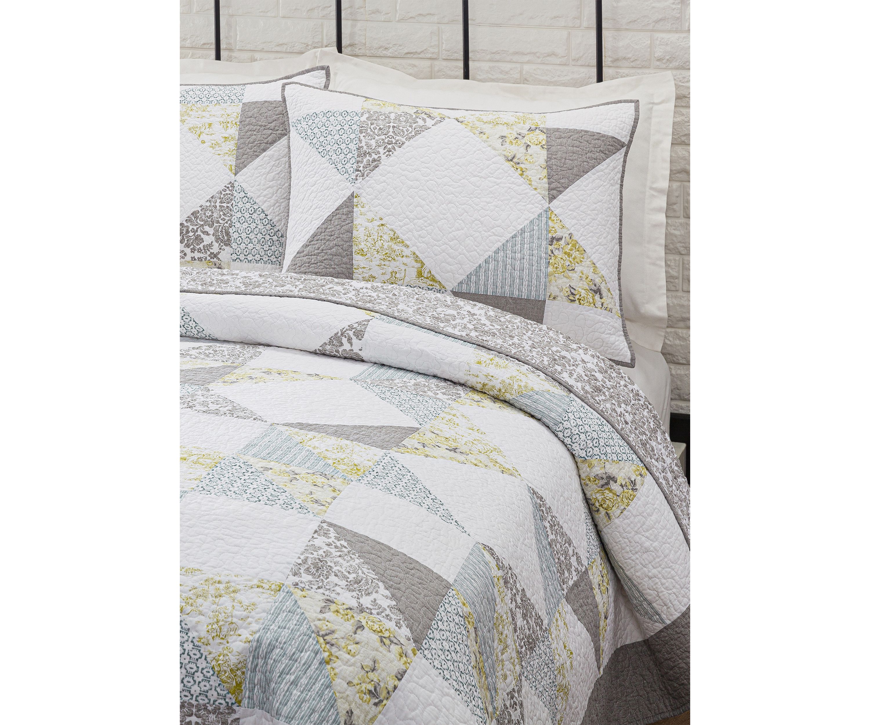 Reine-Marie 3-Piece Quilt Set
