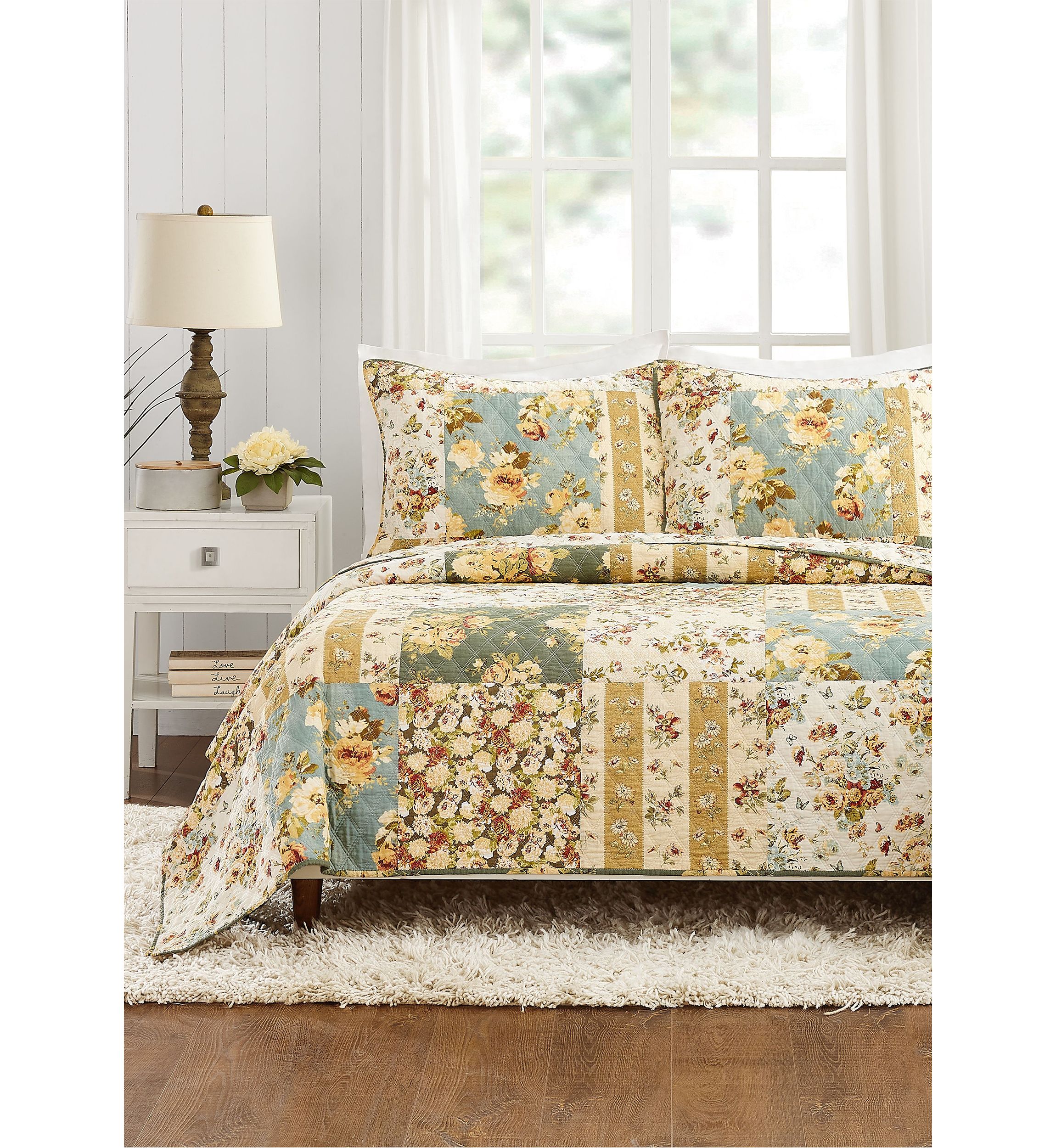 Floral Patch Quilt Set