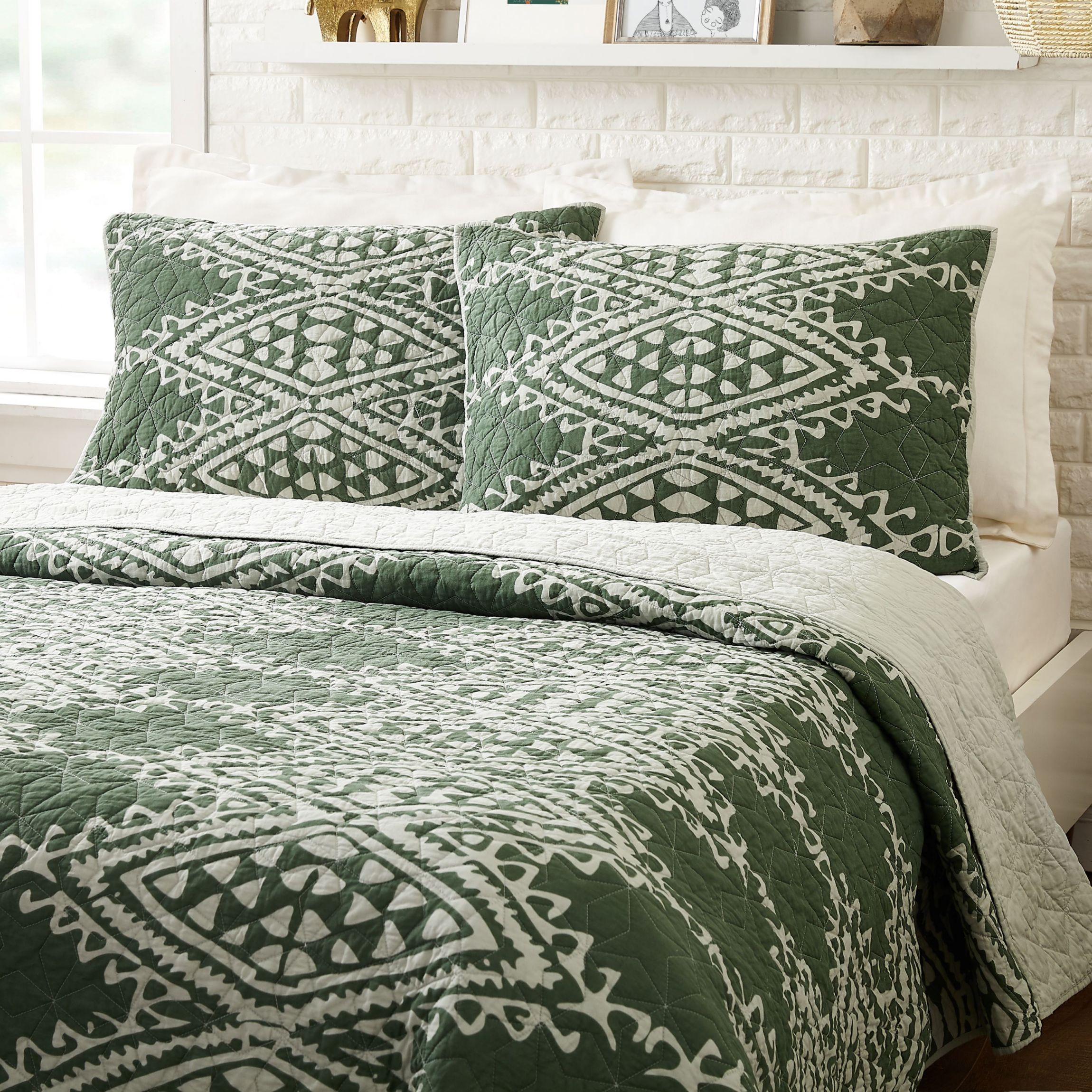 Aisha Quilt Set by Jungalow