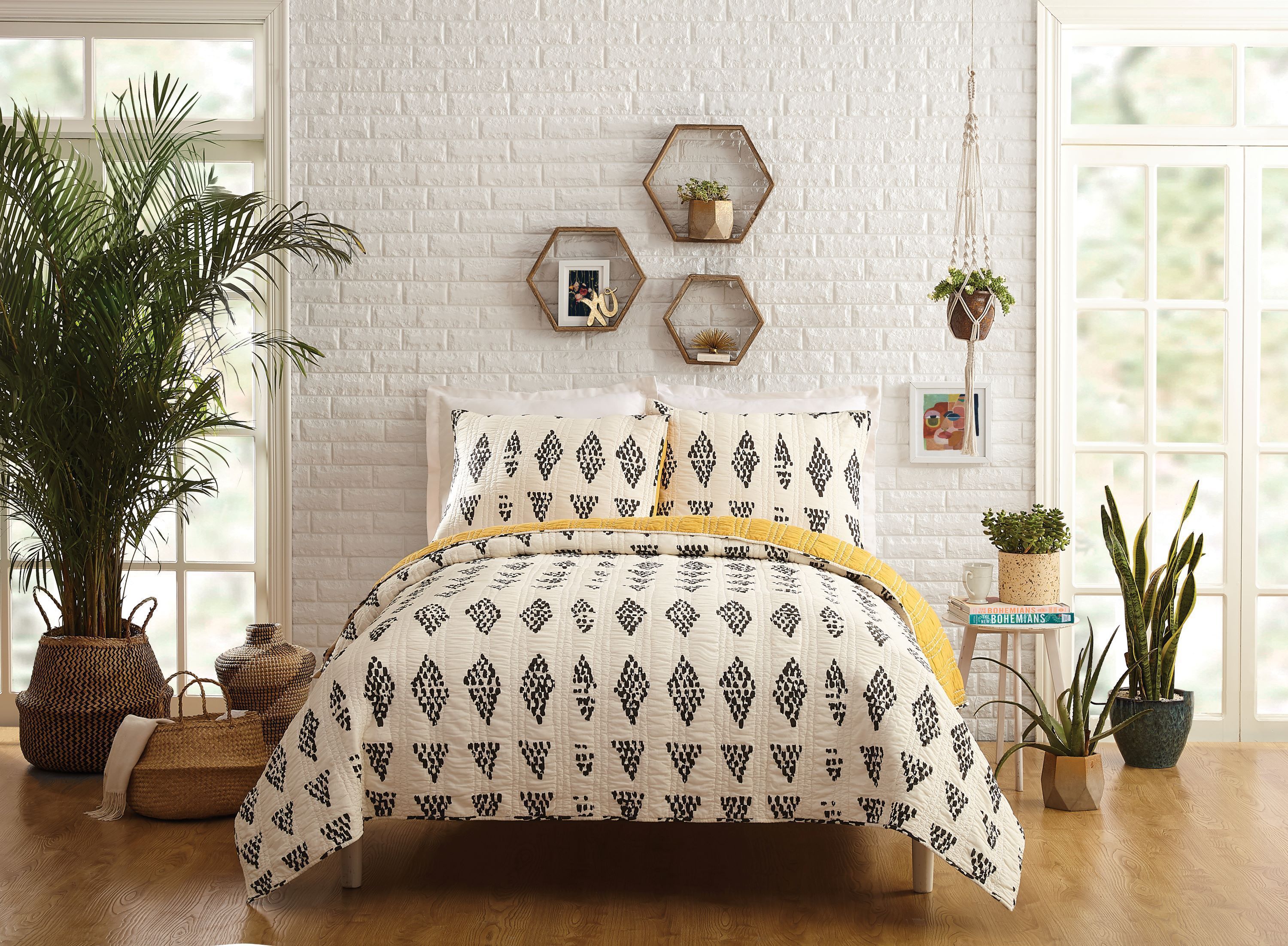 Prosperity Quilt Set by Jungalow