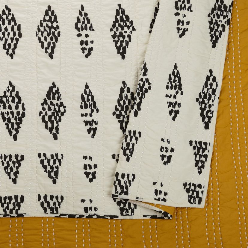 Prosperity Quilt Set by Jungalow