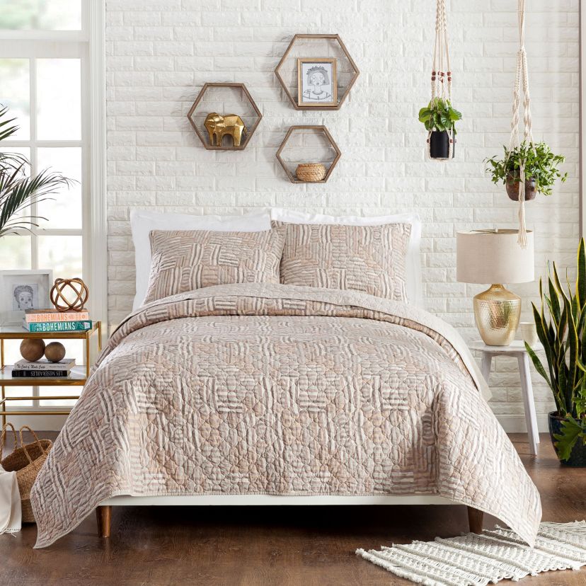 Abrazo Quilt Set by Jungalow