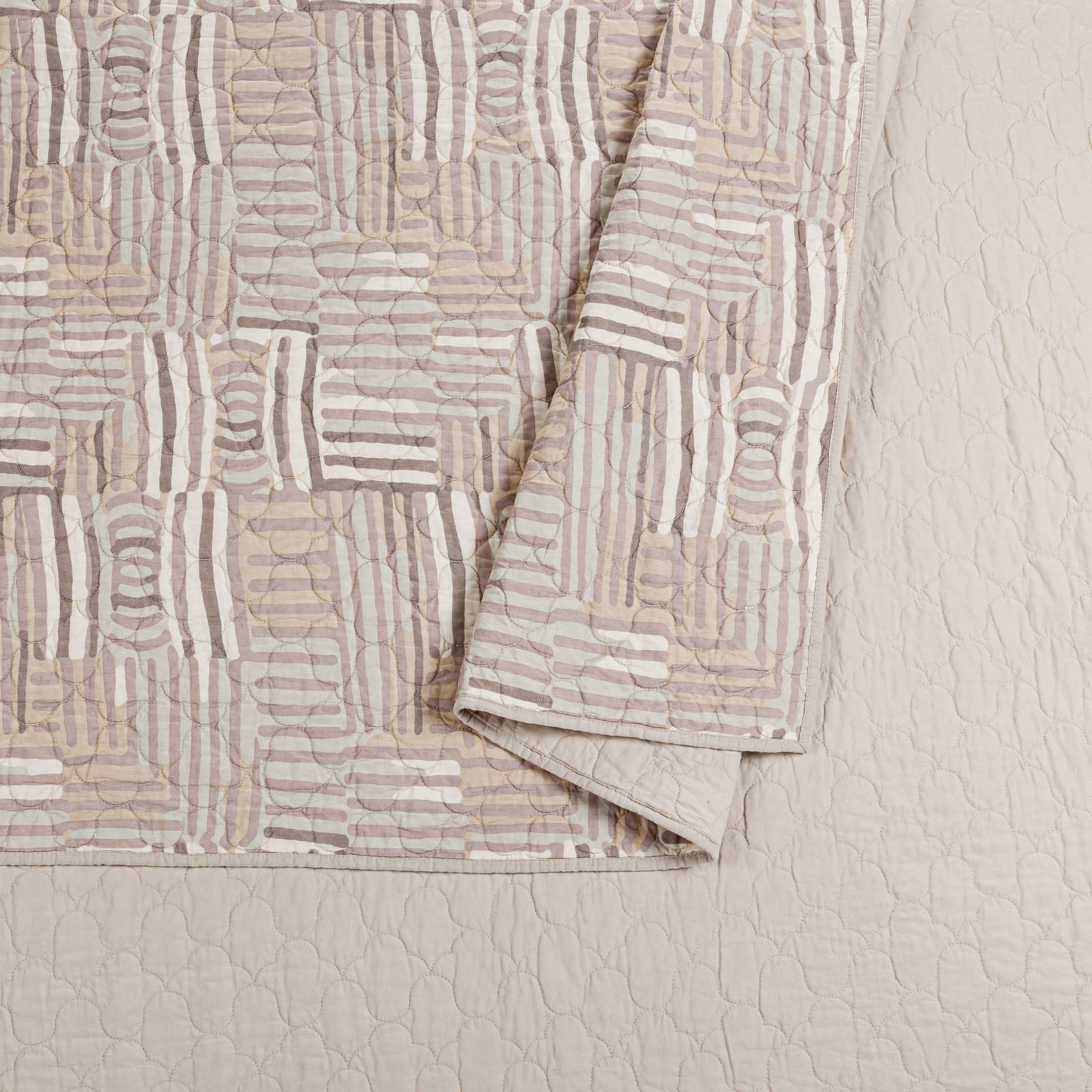 Abrazo Quilt Set by Jungalow