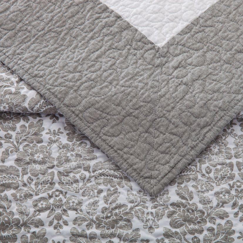 Reine-Marie 3-Piece Quilt Set
