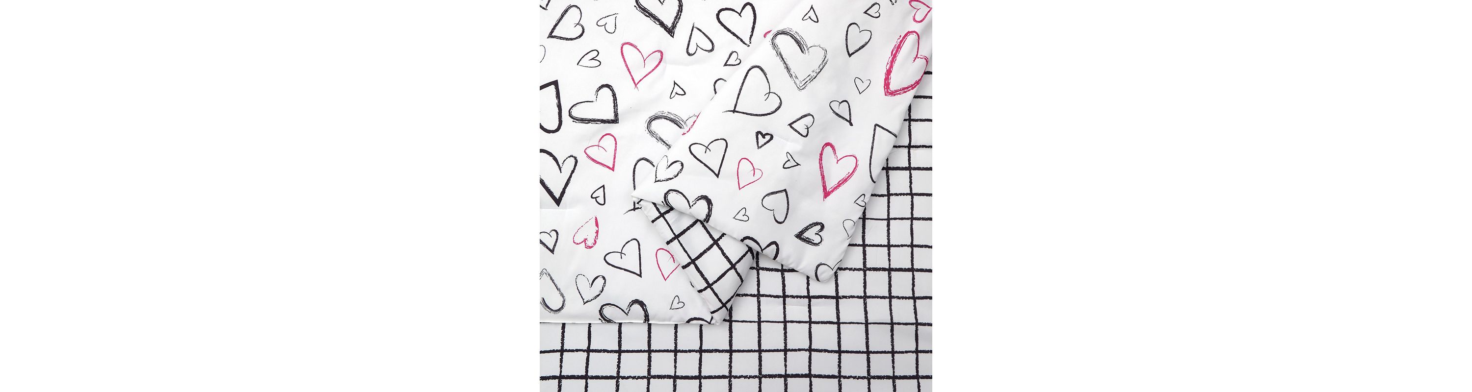 Roxy Hearts Reversible Comforter Set