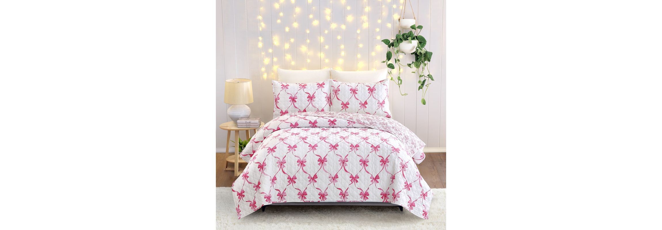 Abigail Bow Reversible Quilt Set