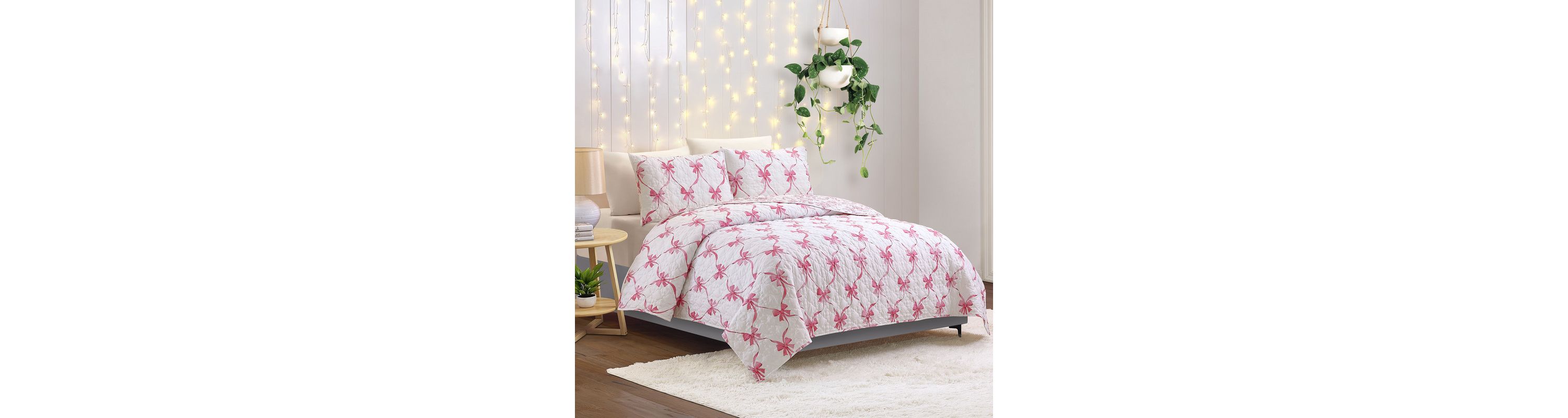 Abigail Bow Reversible Quilt Set