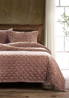 HiEnd Accents Stella Solid Color Faux Silk Velvet Romantic Modern Rustic 1 Piece Quilt, Dusty Rose, King/California King