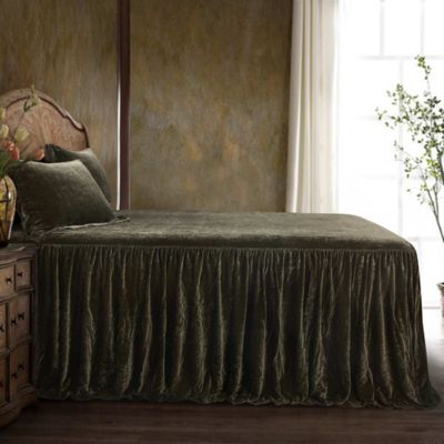 HiEnd Accents Stella Faux Silk Velvet Ruffle Skirt Bedspread Set with Pillow Shams, Green, King/California King
