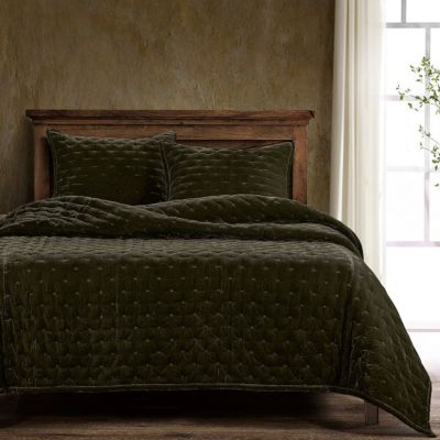HiEnd Accents Stella Solid Color Faux Silk Velvet Romantic Modern Rustic 3 Piece Quilt Set with Pillow Shams, Green, King/California King