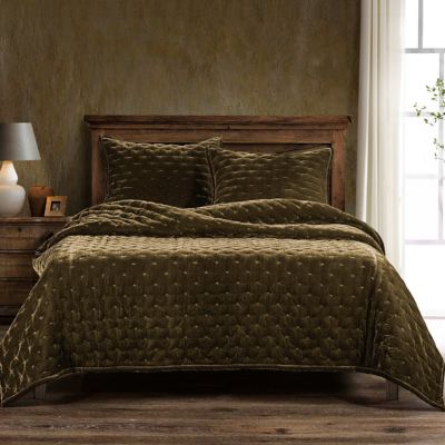 HiEnd Accents Stella Solid Color Faux Silk Velvet Romantic Modern Rustic 3 Piece Quilt Set with Pillow Shams, Green, Twin