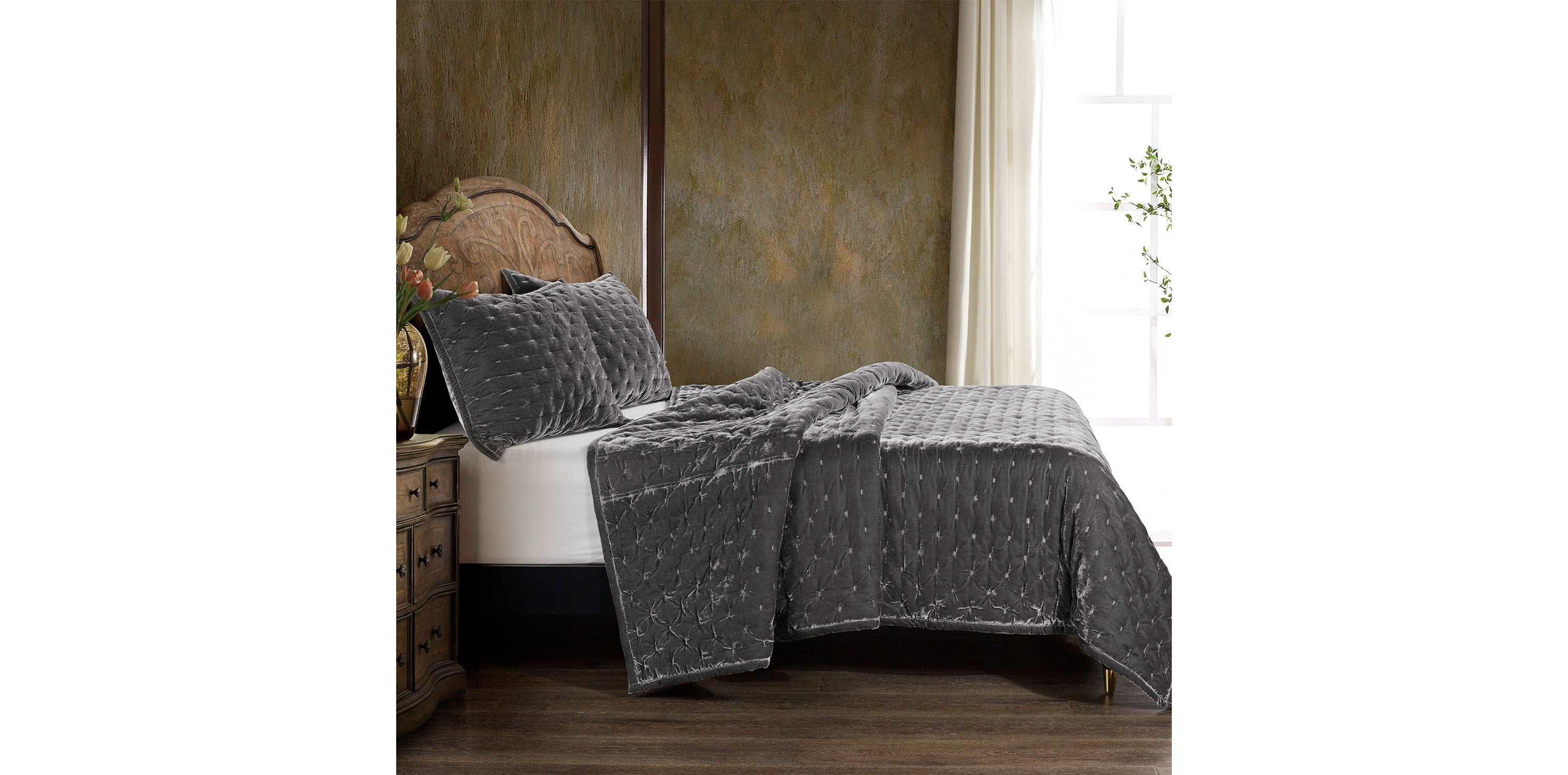 HiEnd Accents Stella Solid Color Faux Silk Velvet Romantic Modern Rustic 3 Piece Quilt Set with Pillow Shams