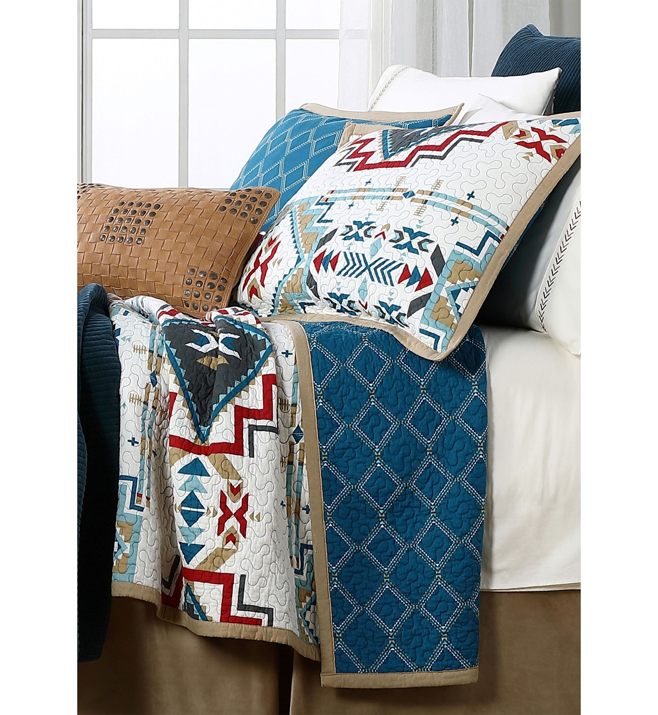 Spirit Valley Reversible Quilt Set