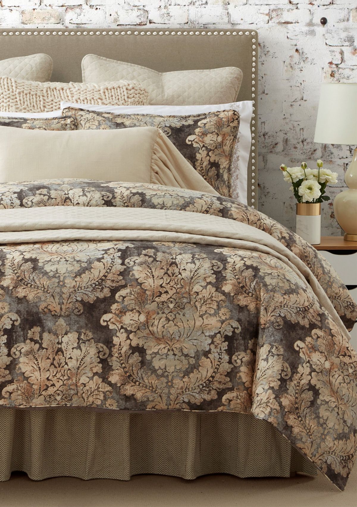 Victoria Damask Bedding Set