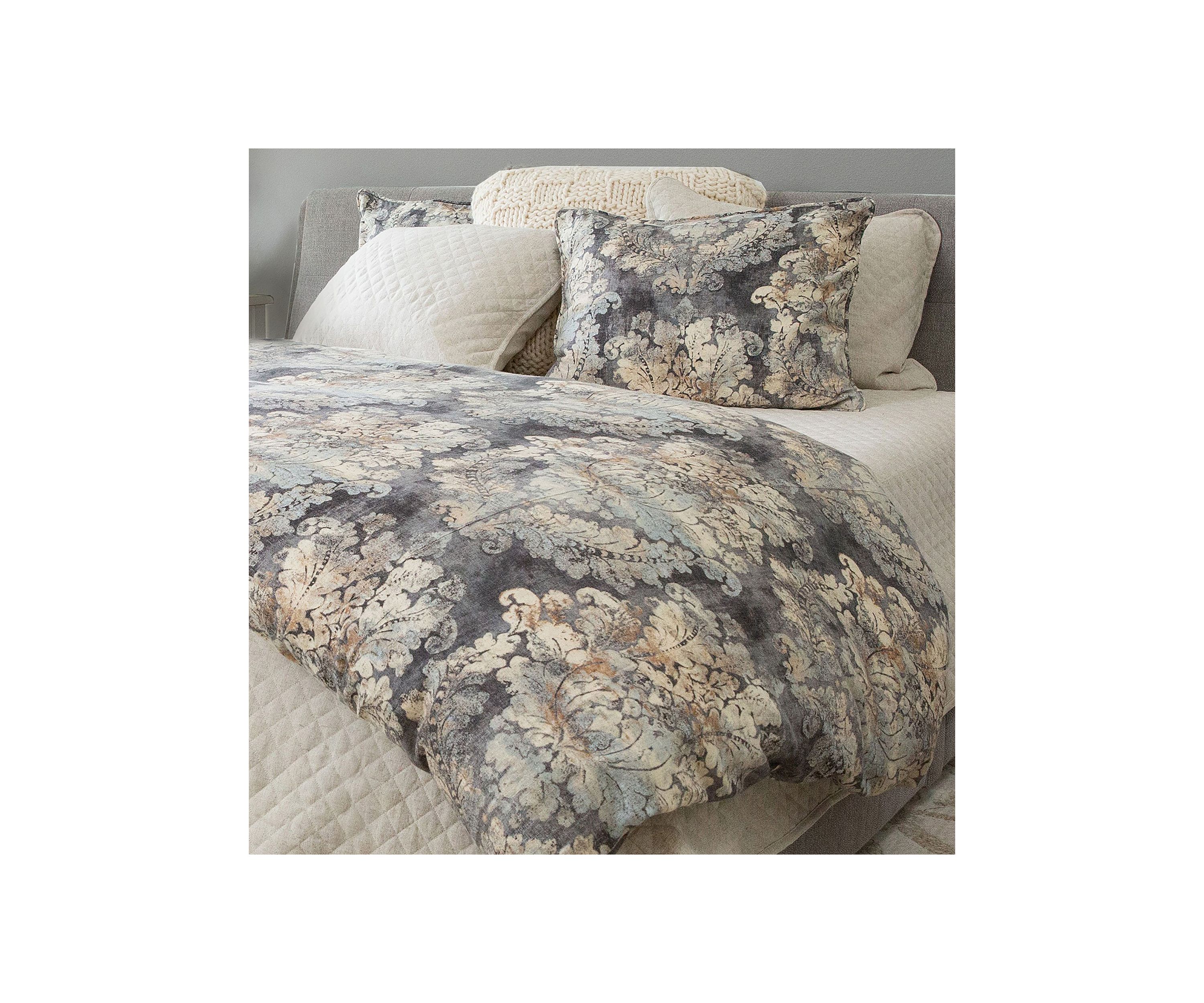 Victoria Damask Bedding Set