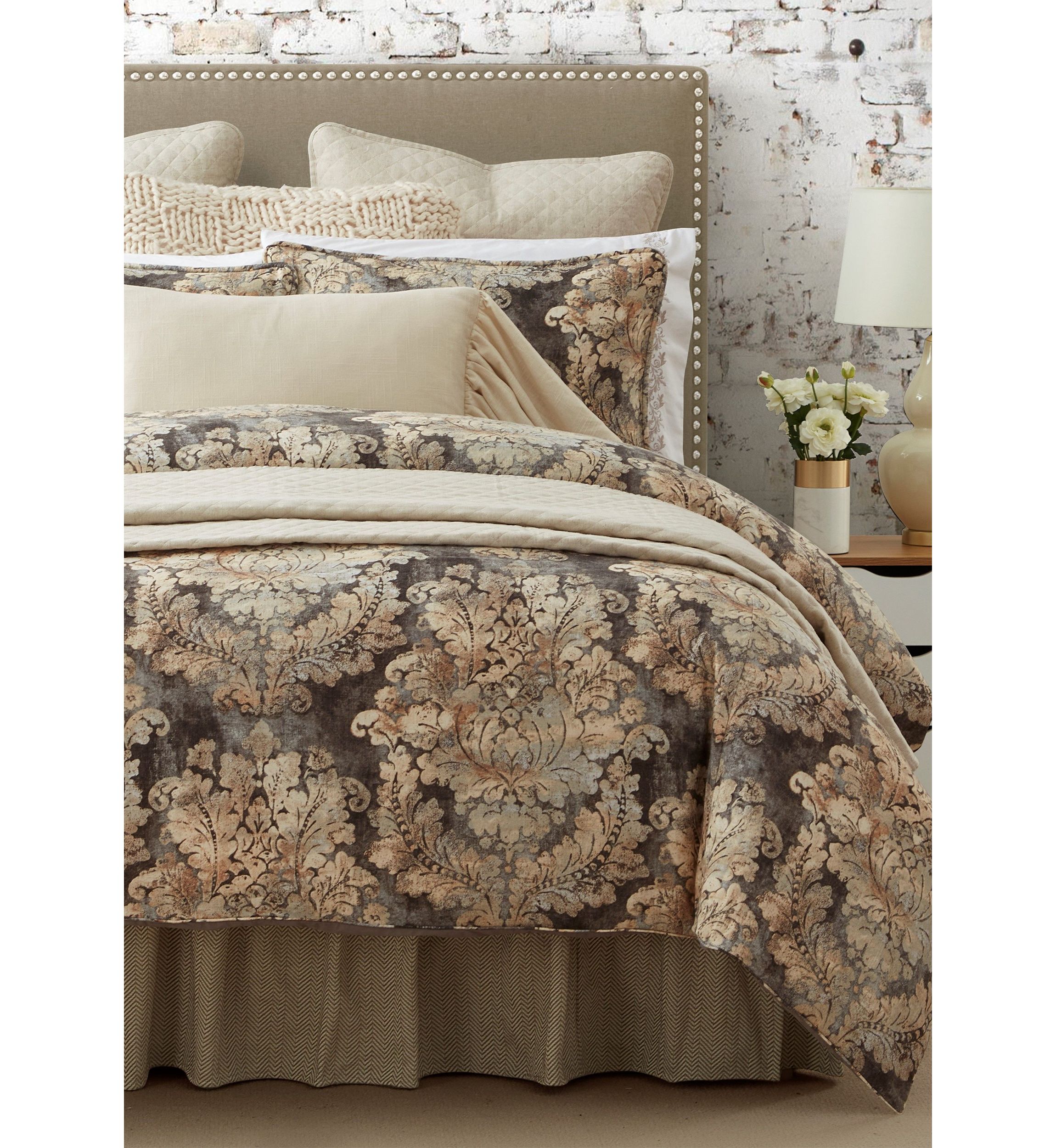 Victoria Damask Bedding Set