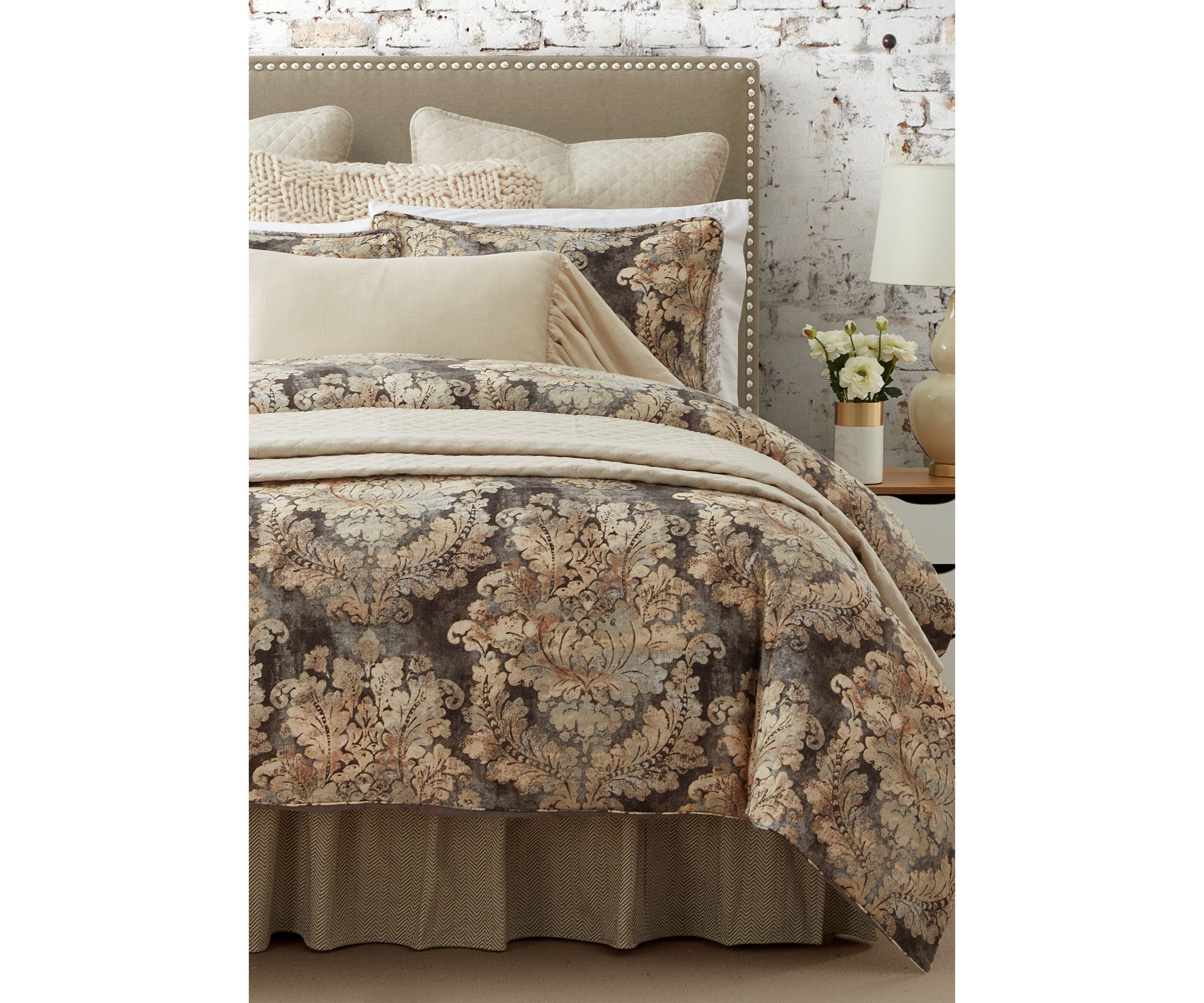 Victoria Damask Bedding Set