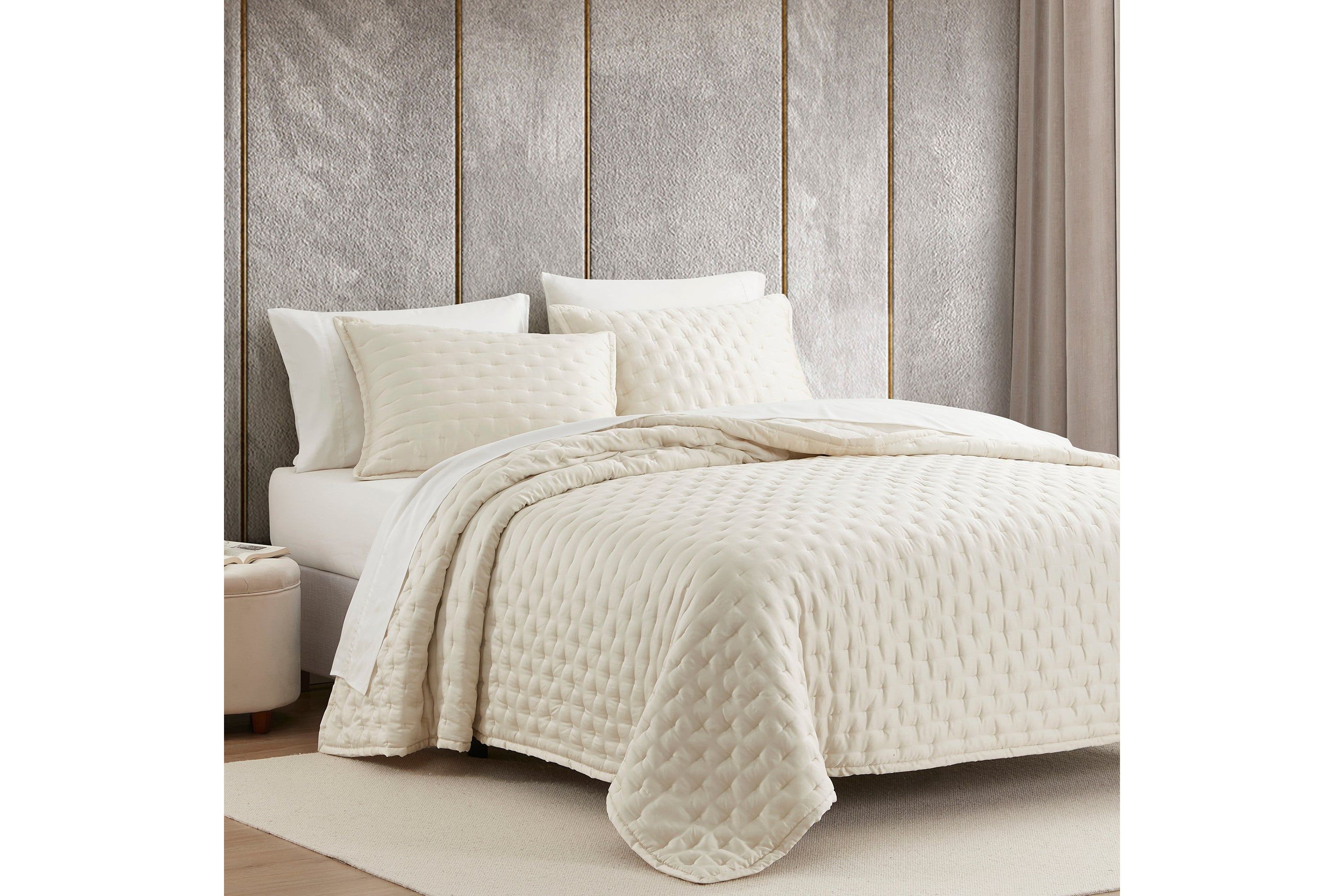 HiEnd Accents Premium 100% Lyocell Silky Soft Modern Contemporary 1 Piece Quilt
