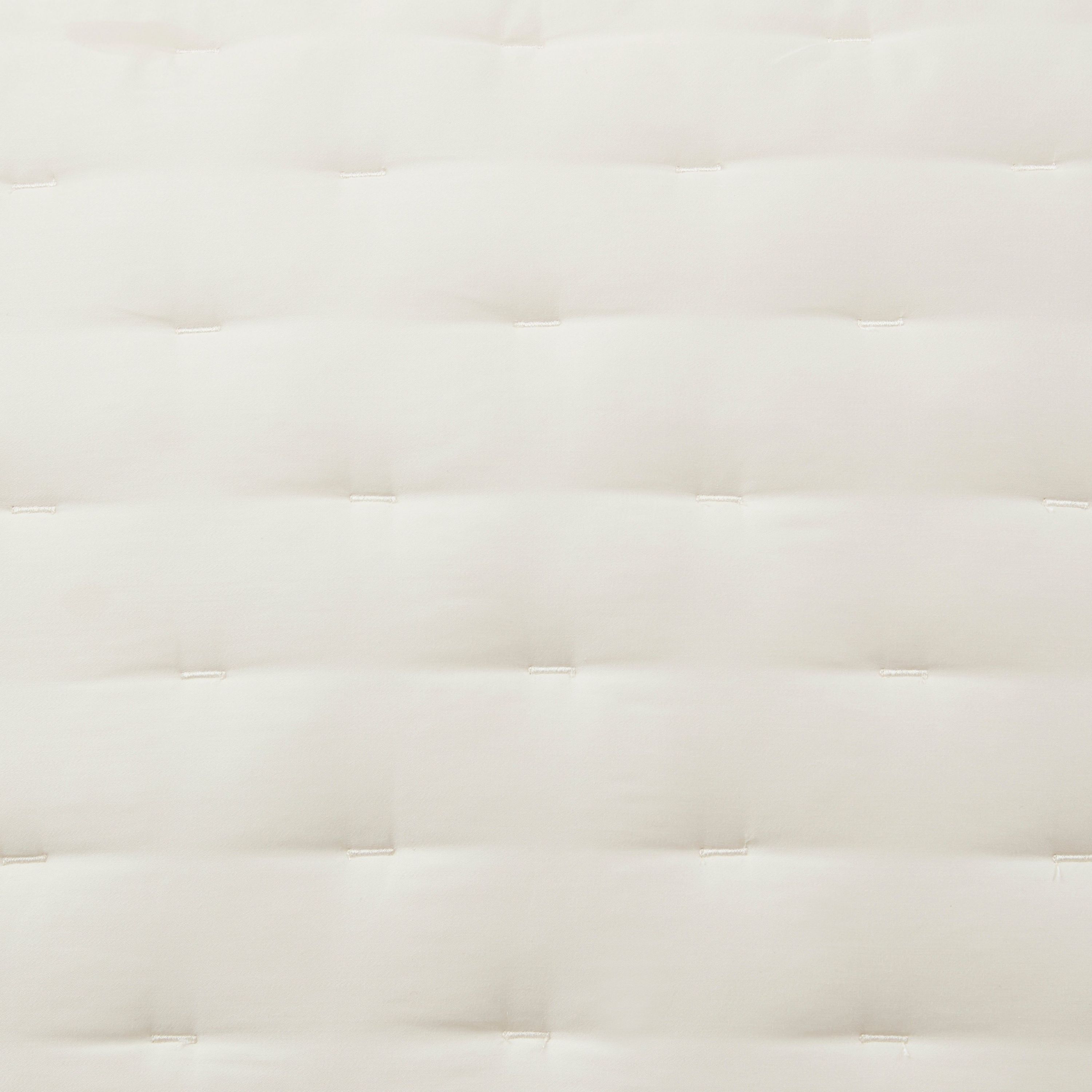 HiEnd Accents Premium 100% Lyocell Silky Soft Modern Contemporary 1 Piece Quilt