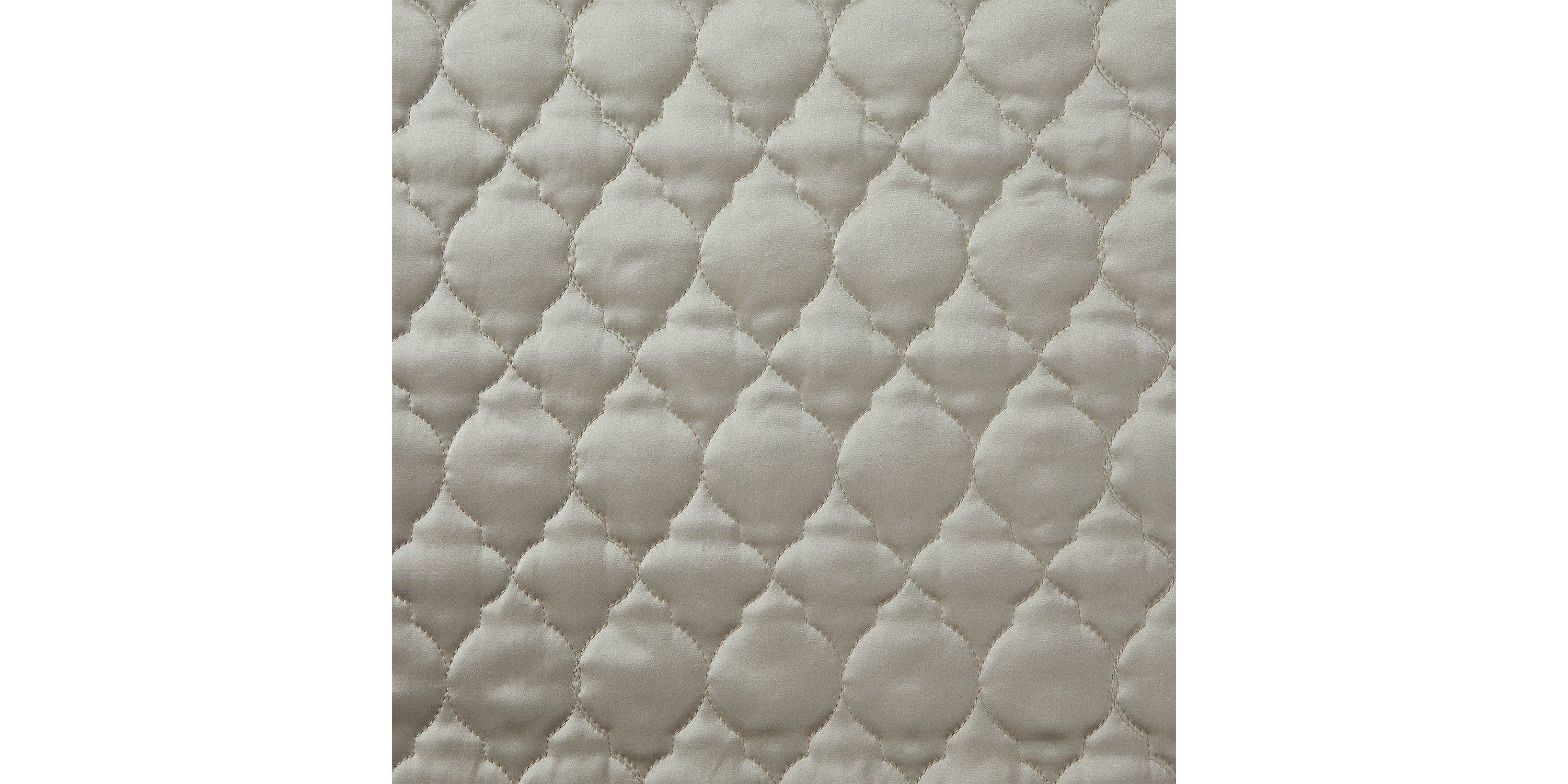 High Shine Satin Quatrefoil Quilt, 1 Piece