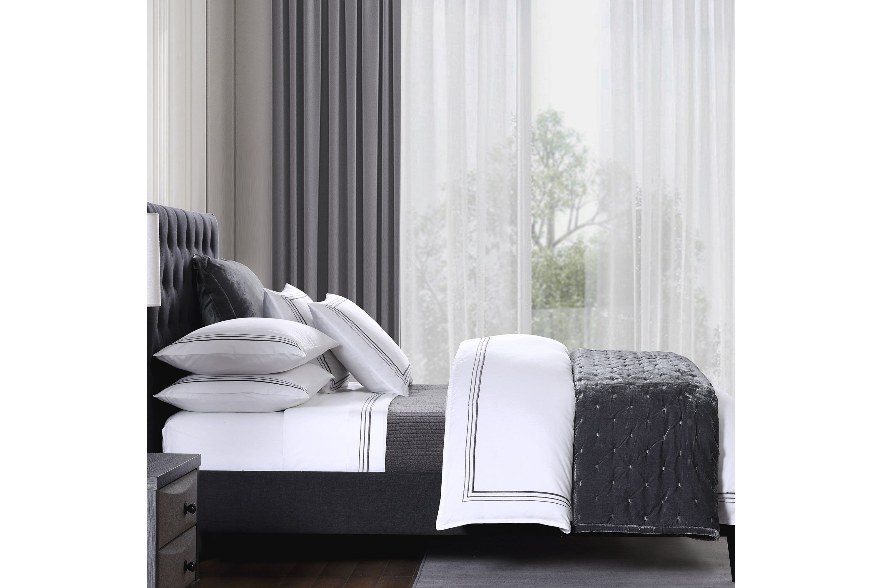 Embroidered Border Sheet Set