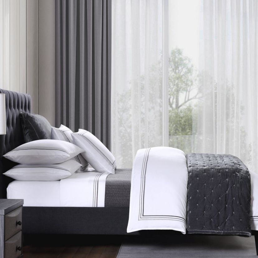 Embroidered Border Sheet Set