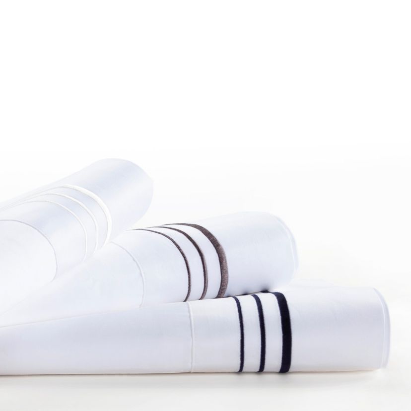 Embroidered Border Sheet Set