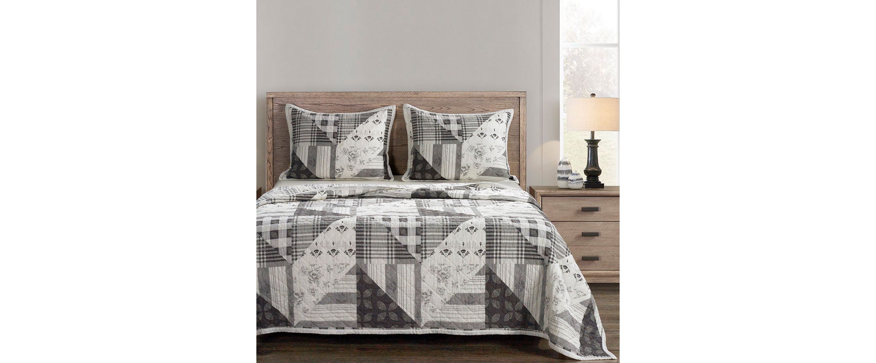 Patchwork Prairie Reversible Quilt Set