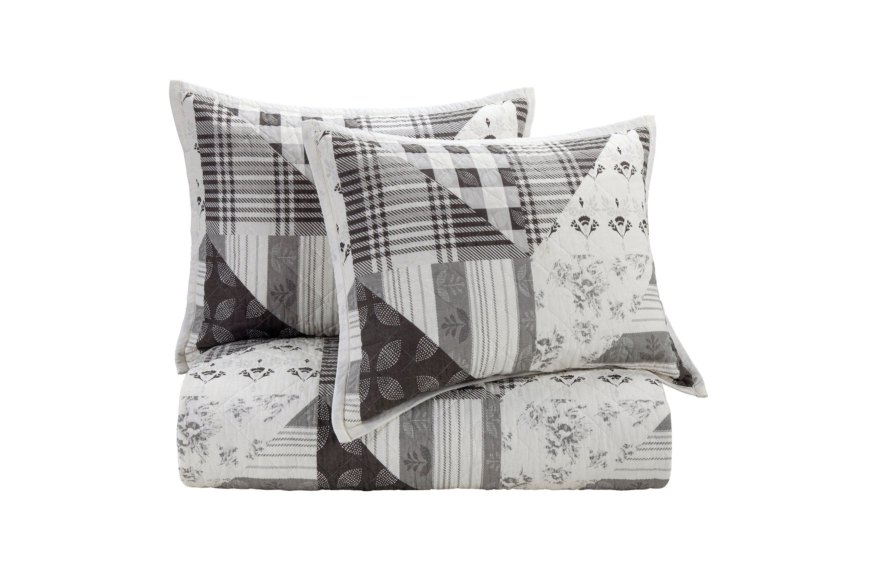 Patchwork Prairie Reversible Quilt Set