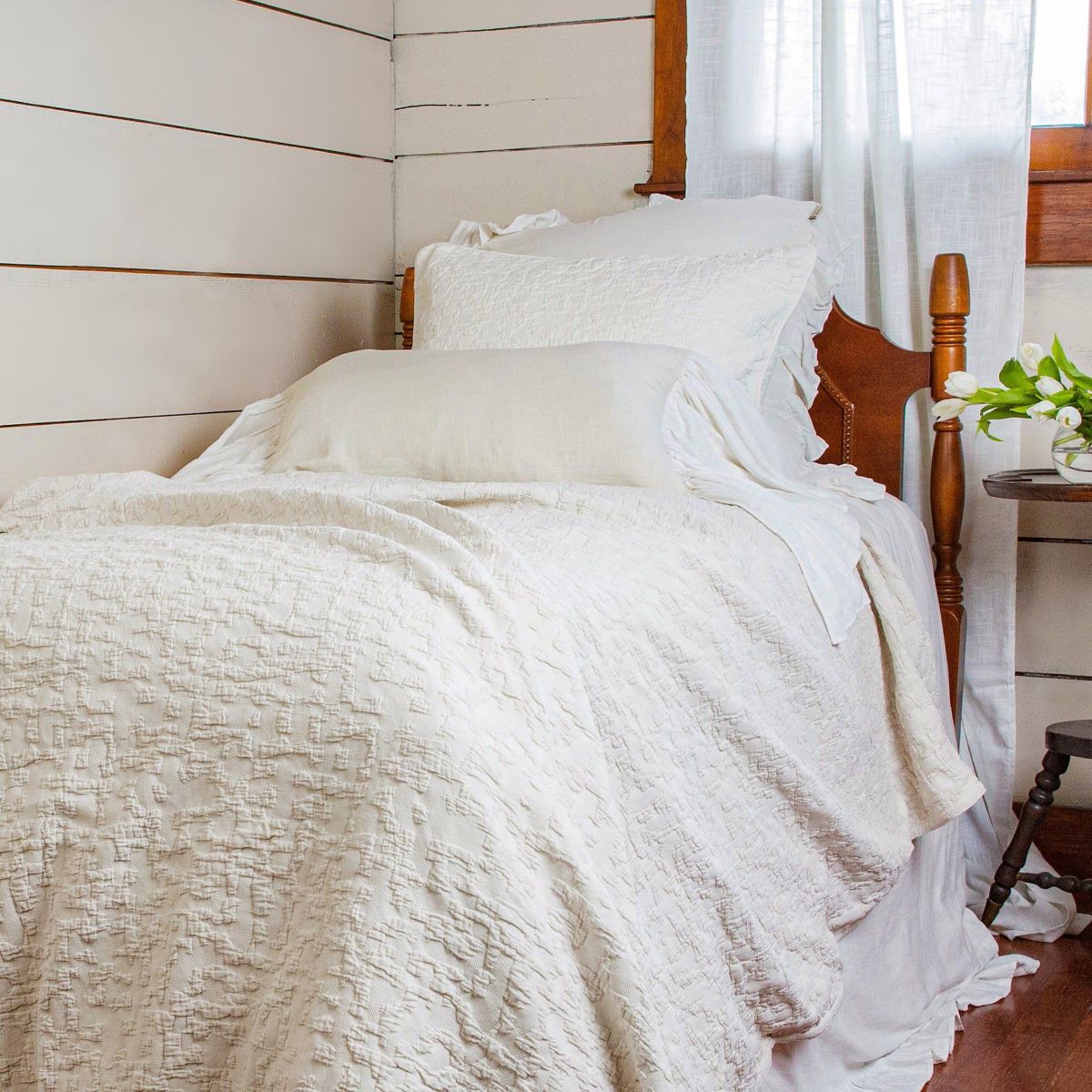 Porto Matelassé Comforter Set