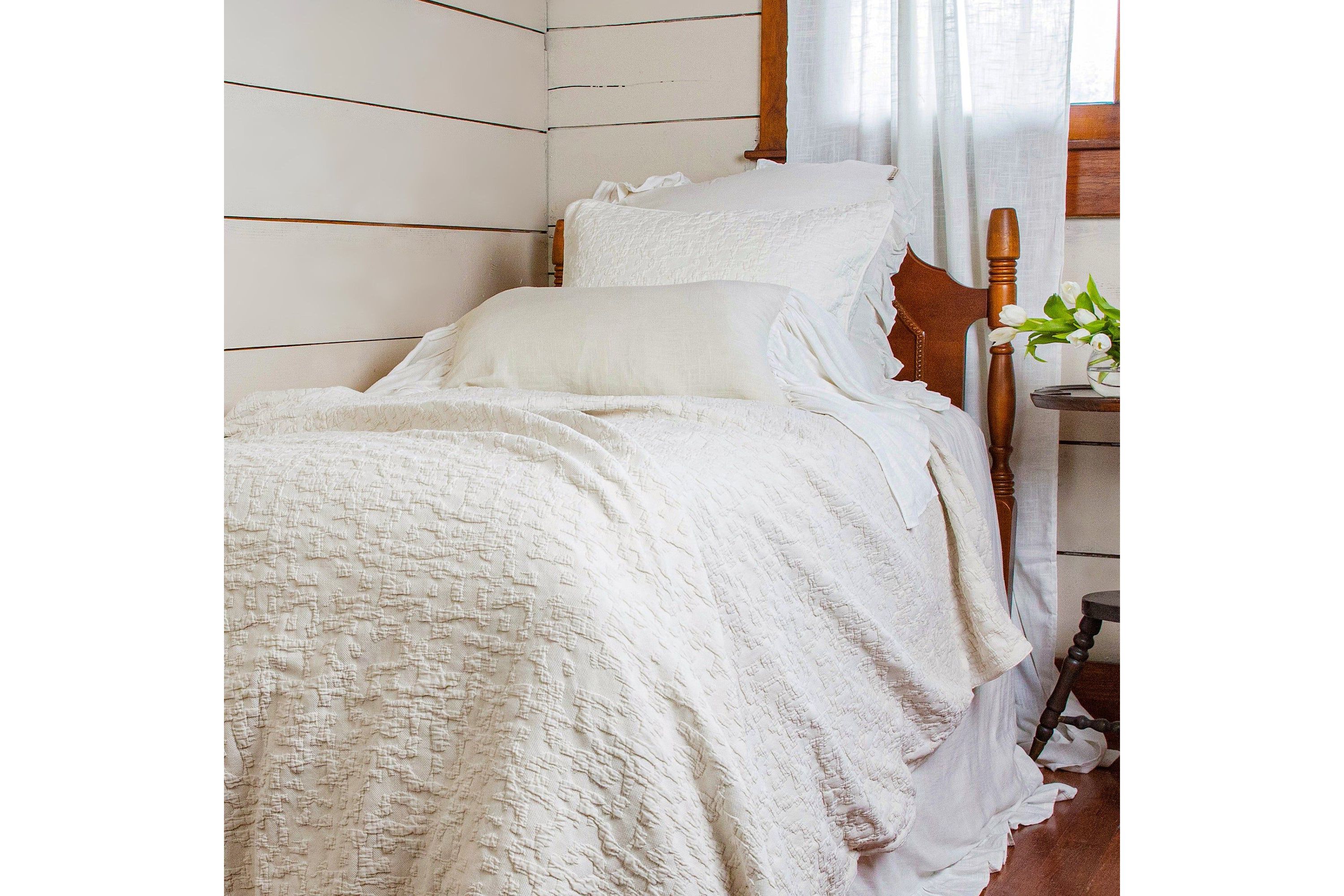 Porto Matelassé Comforter Set