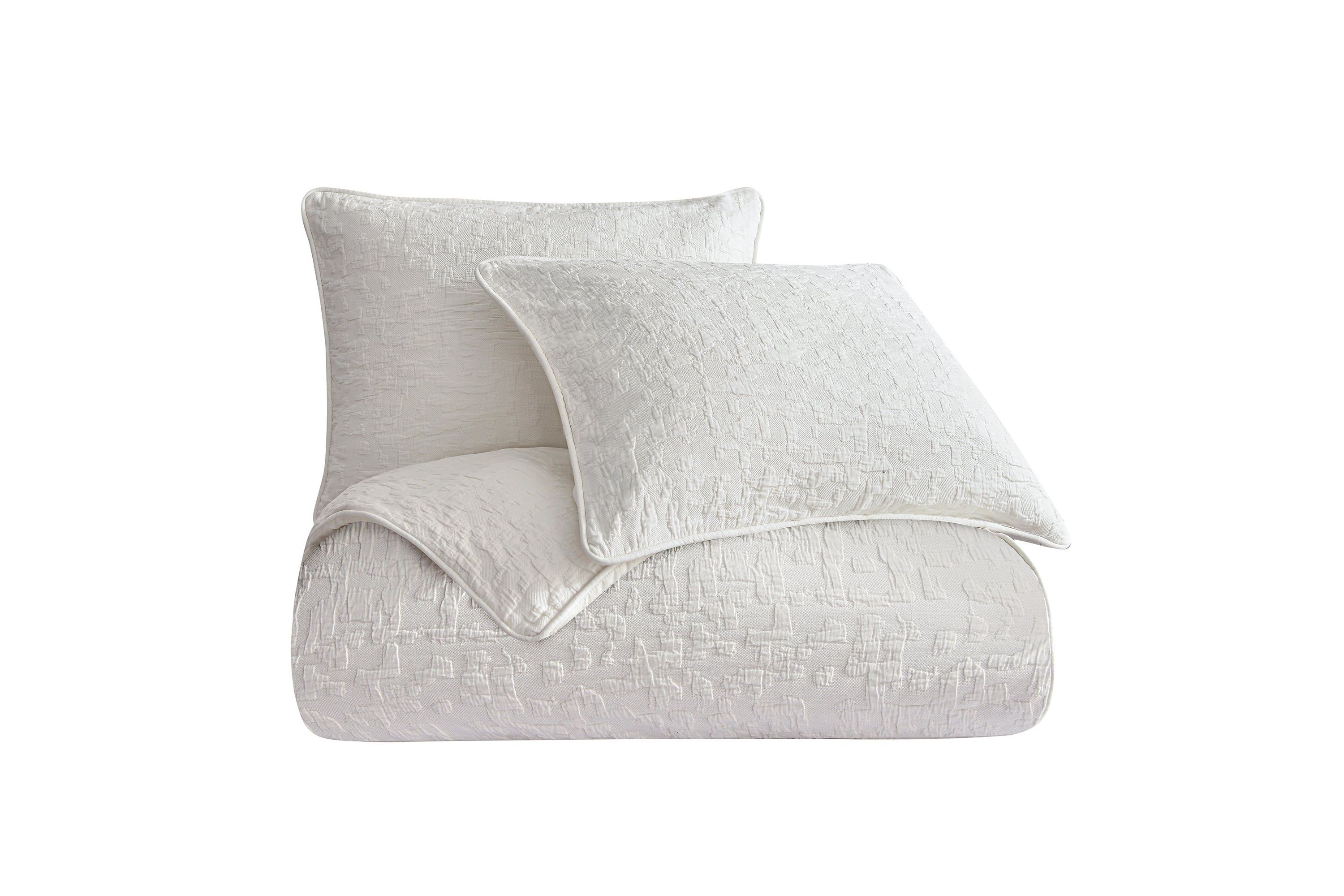 Porto Matelassé Comforter Set