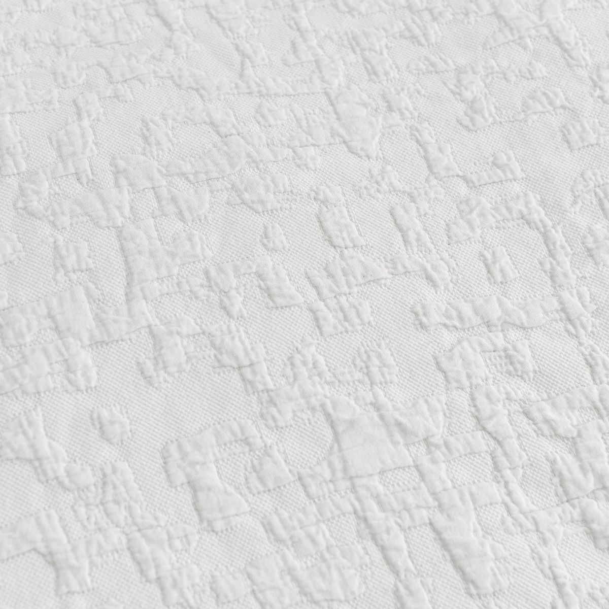 Porto Matelassé Comforter Set