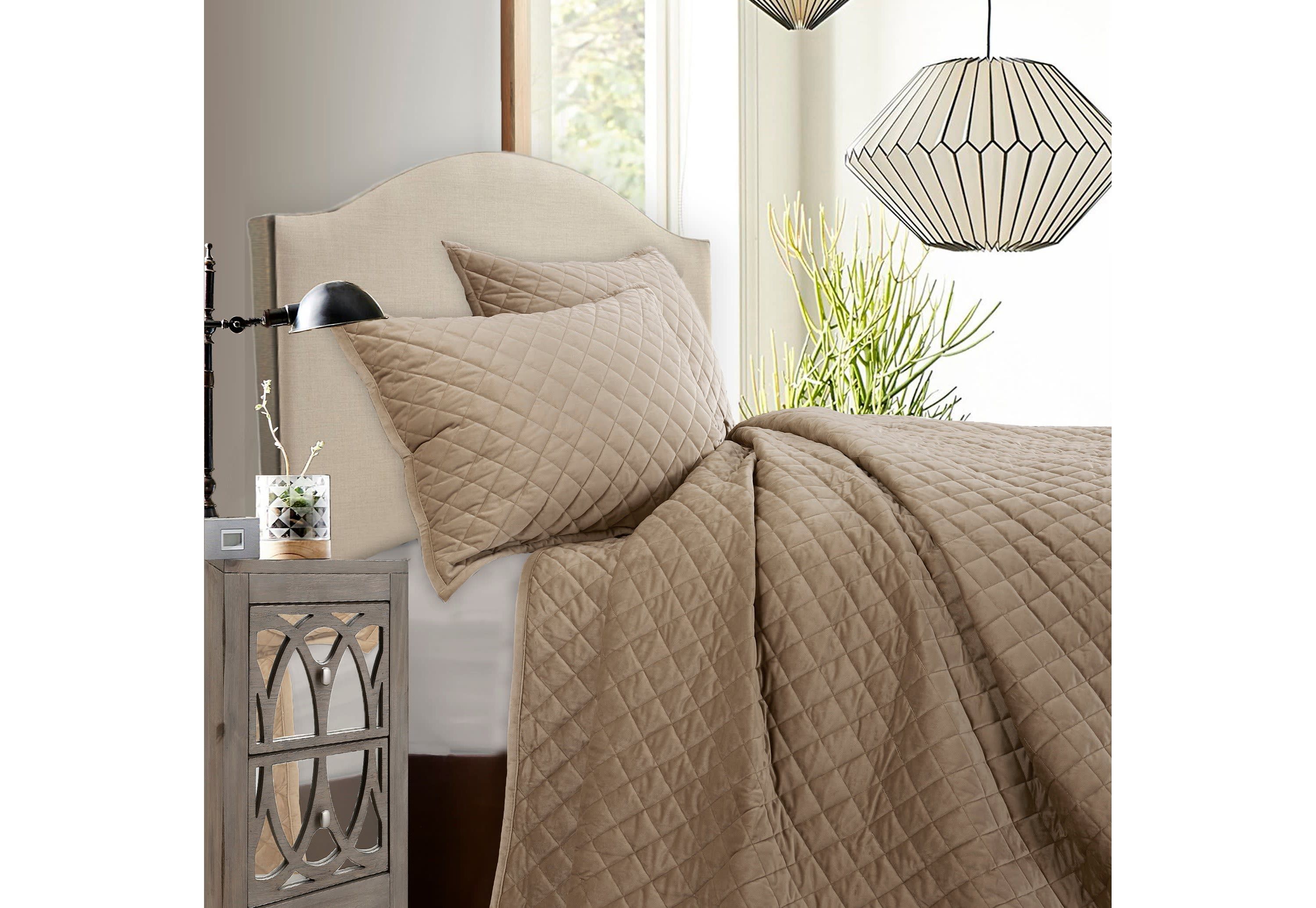 Velvet Diamond Quilt Set
