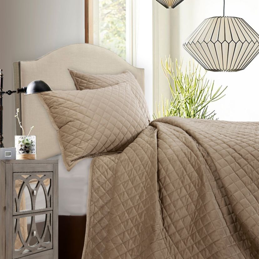 Velvet Diamond Quilt Set