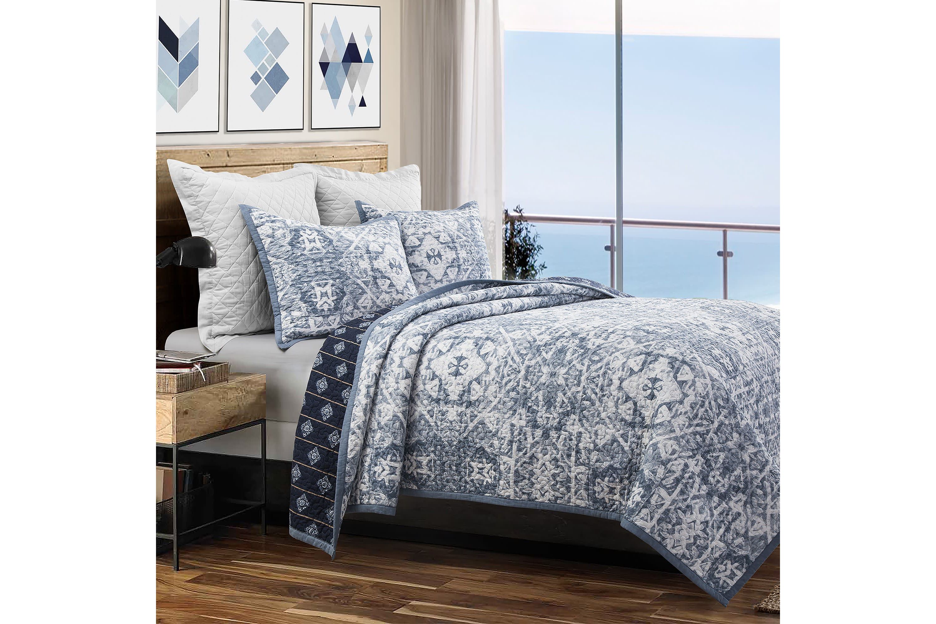 Skyler Reversible Quilt Set