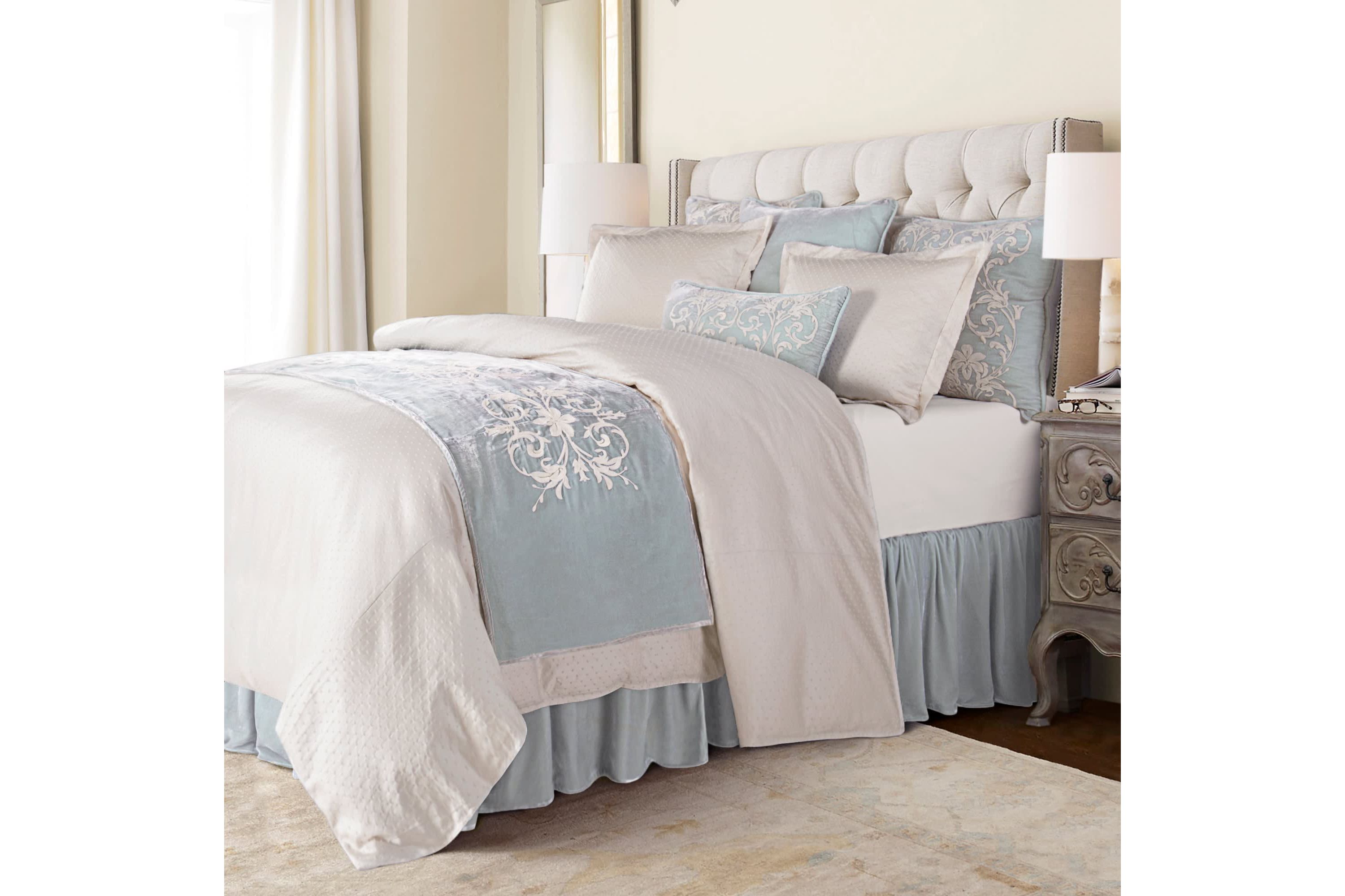 Belle Comforter Set