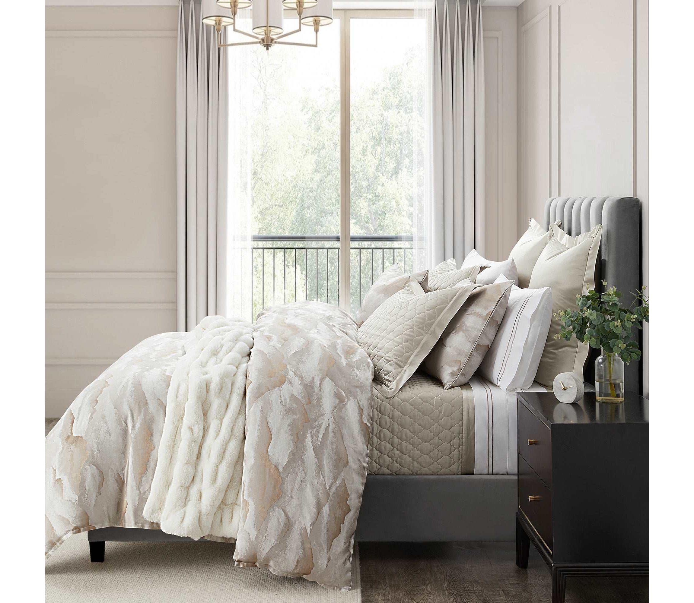 Serenity Modern Jacquard Comforter Set, 3-Piece