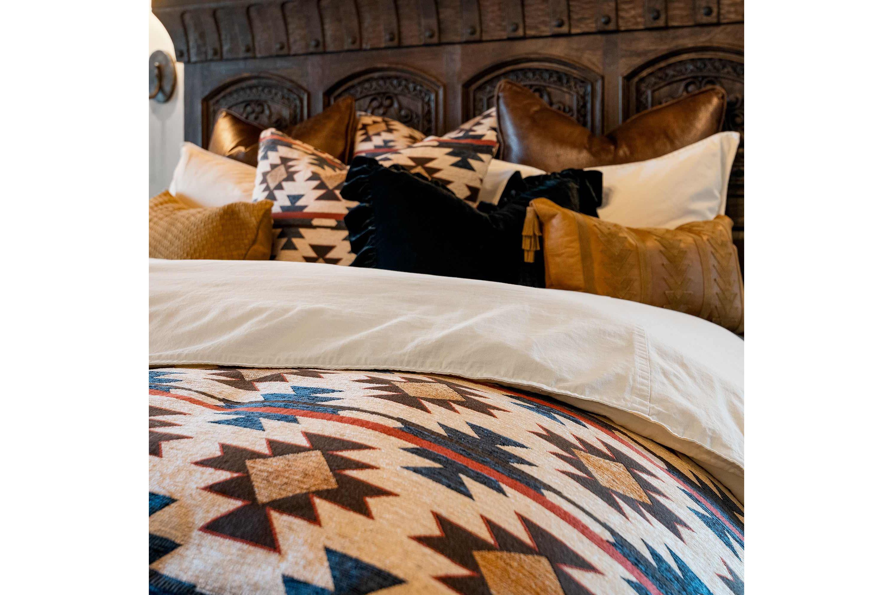 Tasha Polizzi for Paseo Road Mariella Western Aztec Chenille 3 Piece Duvet Cover Set