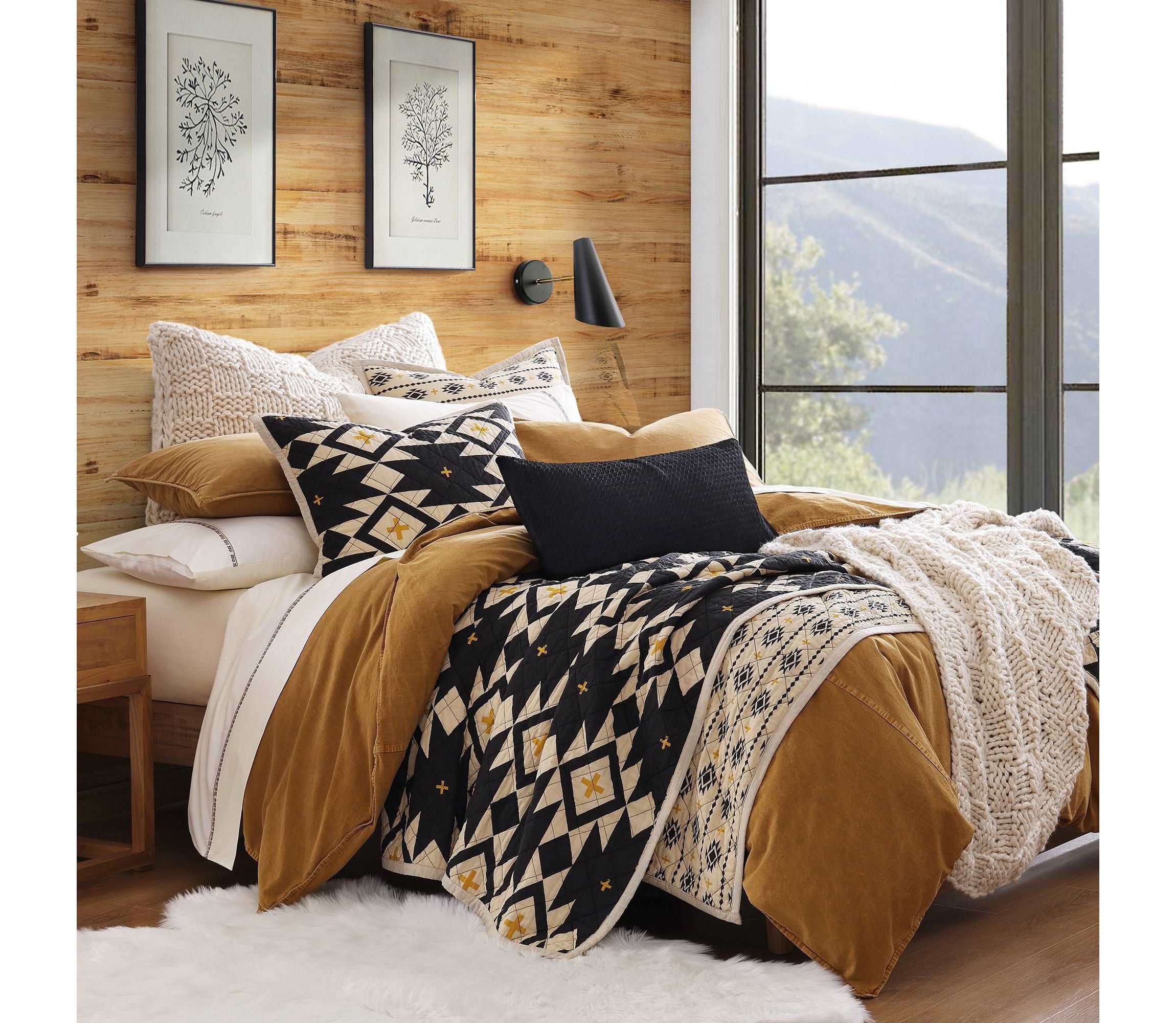 Paseo Road High Desert Reversible Aztec Southwestern Rustic Bedding 3 Piece Quilt Set
