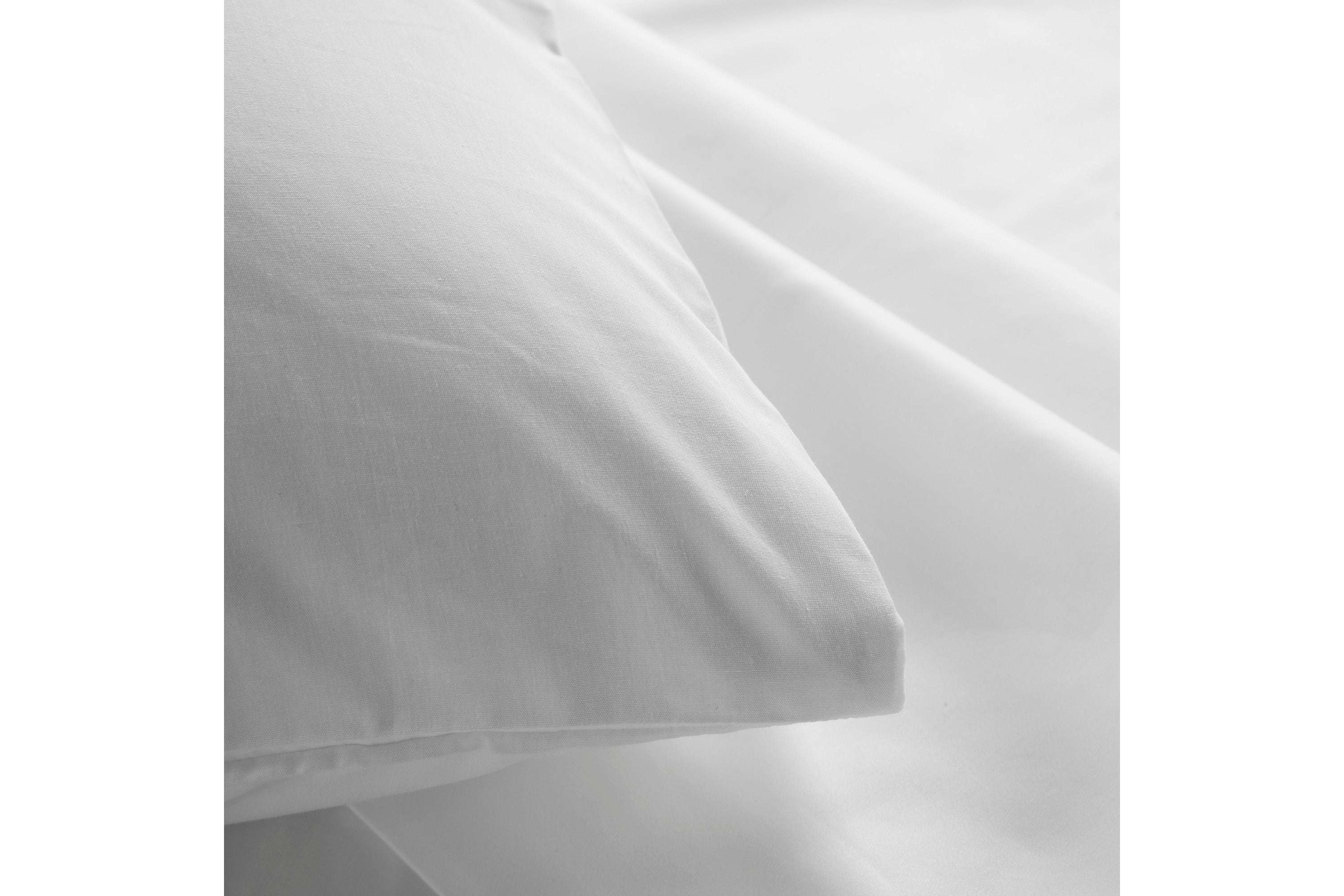 Saturday Linens by HiEnd Accents Vesper 350TC Sateen Classic Hotel Style 4 Piece Sheet Set