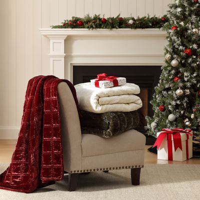HiEnd Accents Stella Faux Silk Velvet Romantic Western Double Box Stitch Throw Blanket, 50"x60", Green