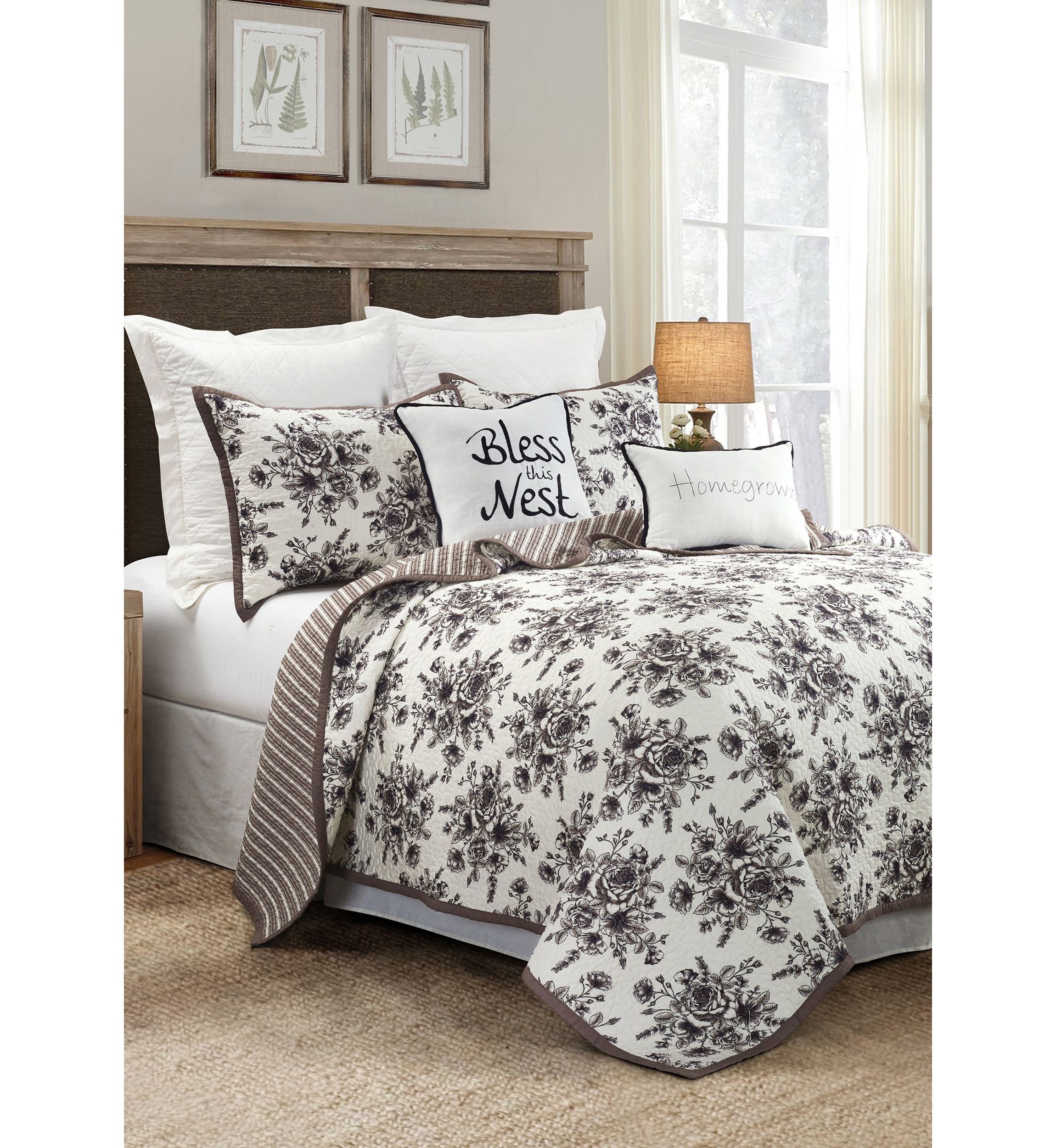 Lyla Reversible Floral Print Quilt Set