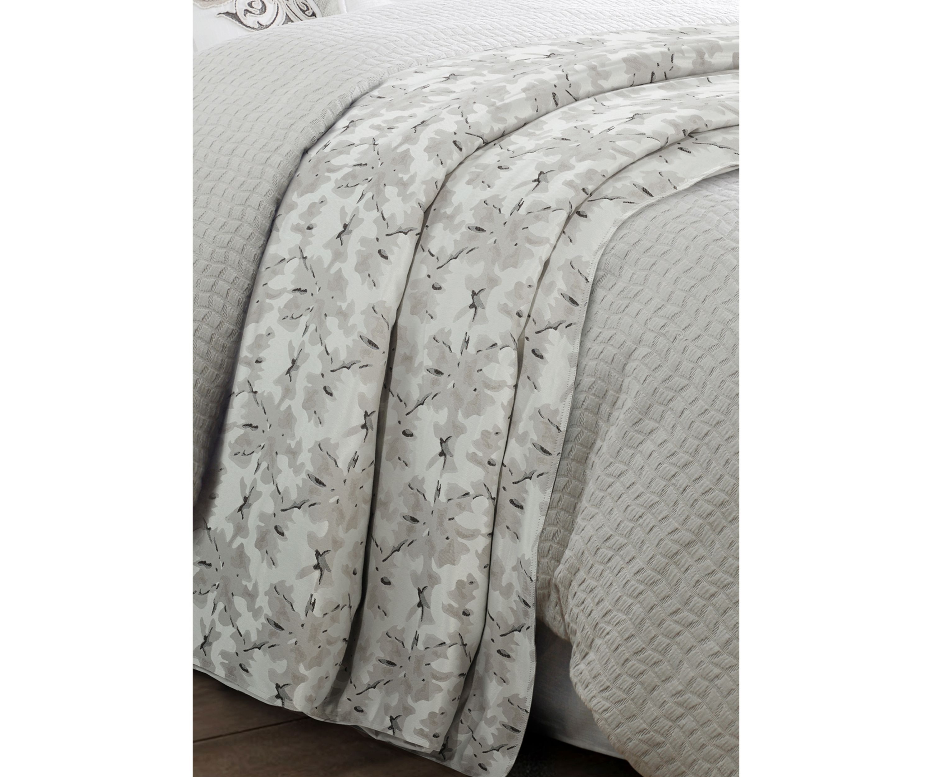 Wilshire Comforter Set