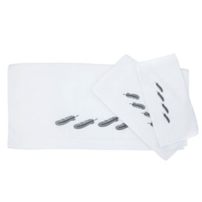 Embroidered Feather White Towel Set