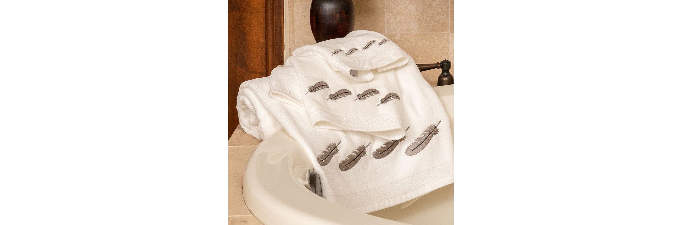 Embroidered Feather White Towel Set