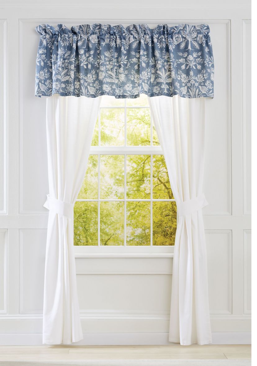 Avia Valance